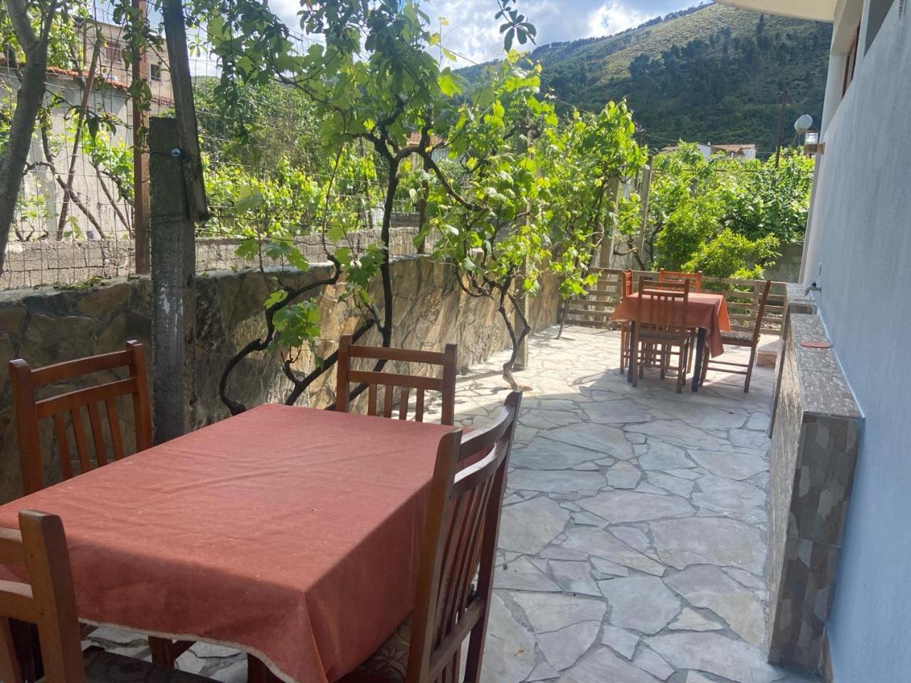 Guesthouse Seli Berat Exterior foto