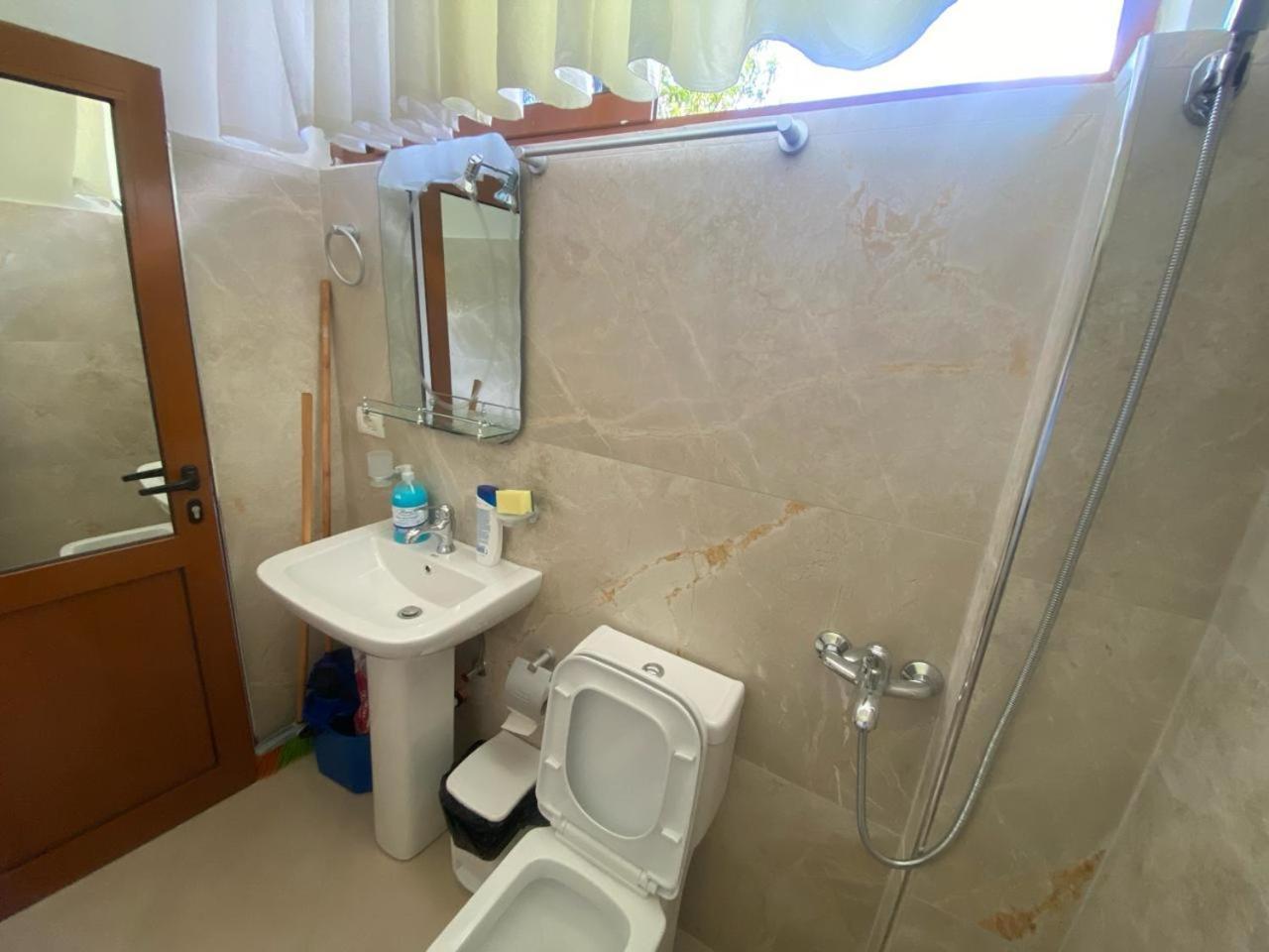 Guesthouse Seli Berat Exterior foto